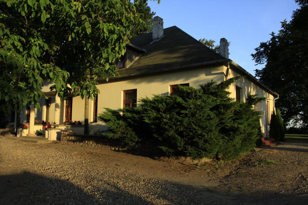Villa Kasztelania Pod Lipami à Zakroczym Extérieur photo